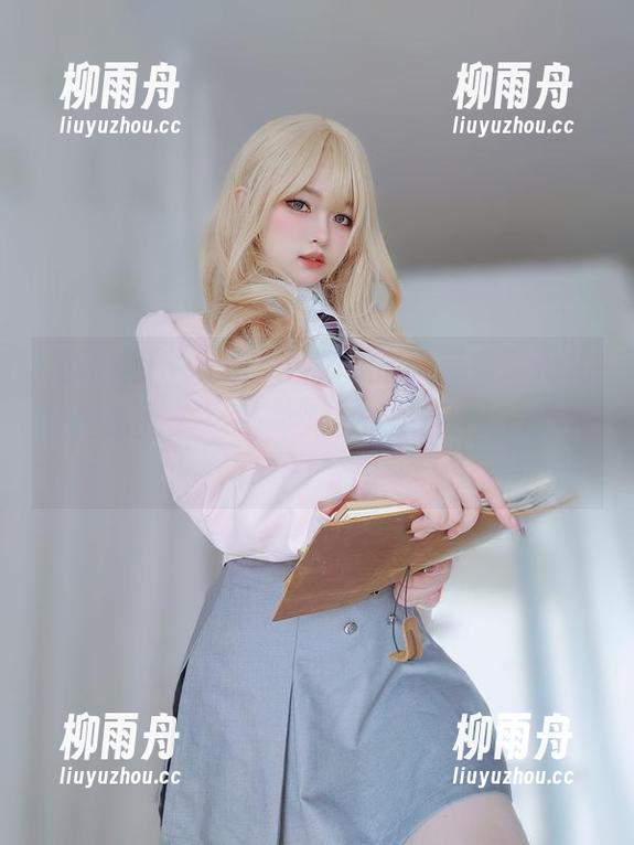 K酱 更新K酱“女友”系列原图,“虚拟女友让生活充实”——今晚吃泡面的人已上线!