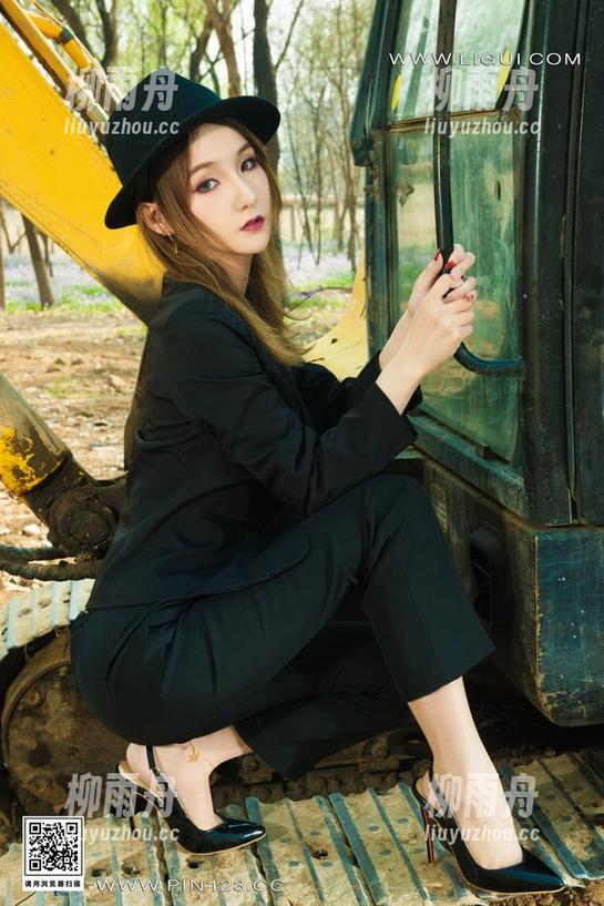 Ligui丽柜 - 丝滑天使在这里：汐汐的写真集更新，方糖糖果般的清新
