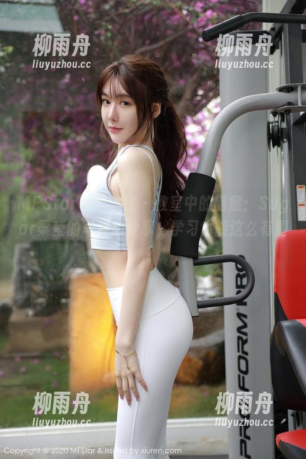 MFStar模范学院 - 教室中的随意：Sugar梁莹的写真集分享，学习也能这么有趣？