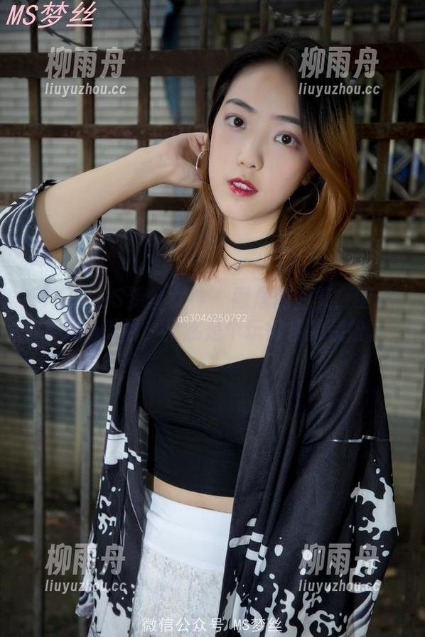 MSLASS梦丝女神 - 雨晨的图集：卫衣下面的美丽，果然是个玩得转的装扮。