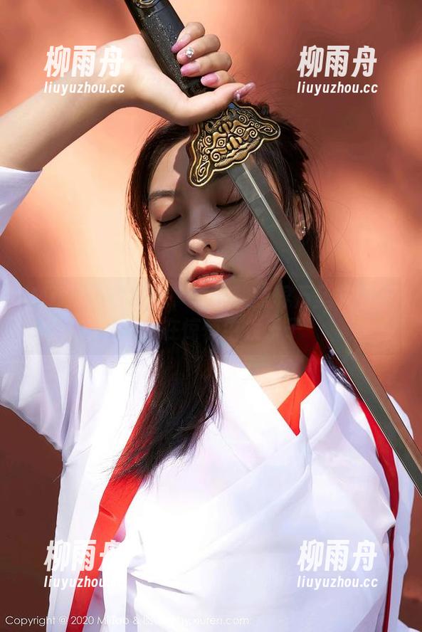 MiiTao蜜桃社 - 豆瓣酱跨界万圣节图集——在惊悚中找乐子