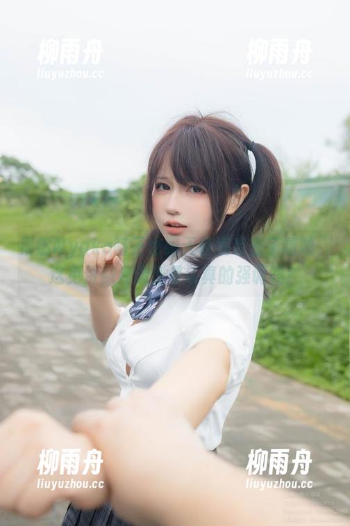 果然Nyako喵子也跟天使搞亲密了嘻嘻，这免费照片造型是认真的强调吗？