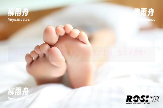 ROSI - 当小莉穿上护士服，美图直接上线，图包不发愁！