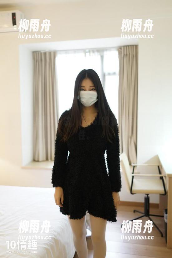 蕾丝边缘的瞬息，ROSI的套图有点小任性。