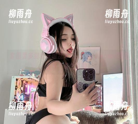 套图要多到眼花缭乱才好，SayoMomo的温柔并不是白说的。