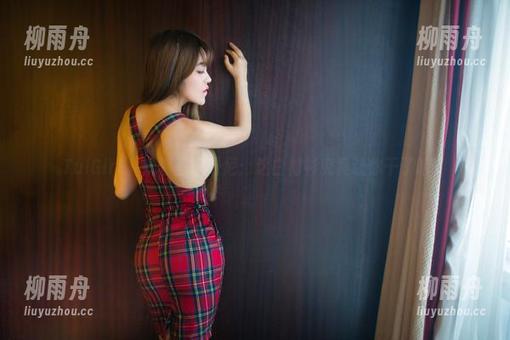 TuiGirl - 观看王李丹尼：这白衬衫究竟让你干了啥？