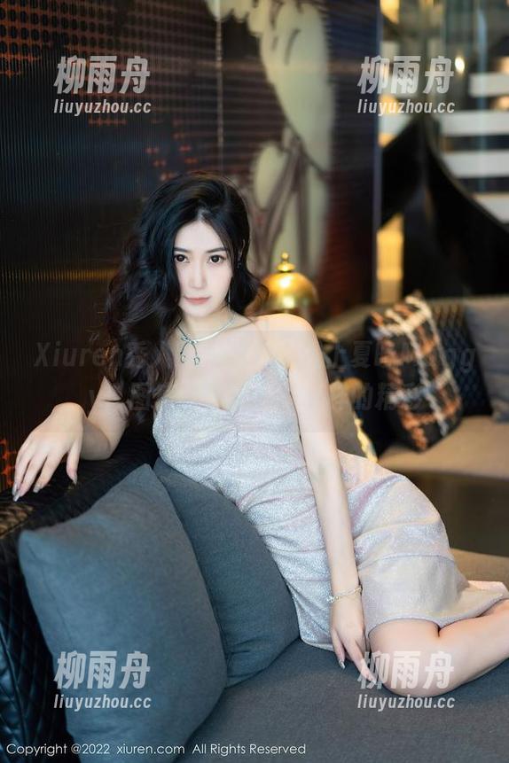 Xiuren秀人网 - 当秘书遇上夏晓Maggy：图库带你翻阅不一样的精彩