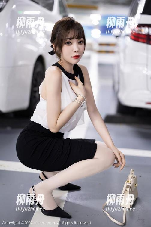 Xiuren秀人网 - 打开夏甜甜的泳装写真集，分享无处不在的浪漫吧