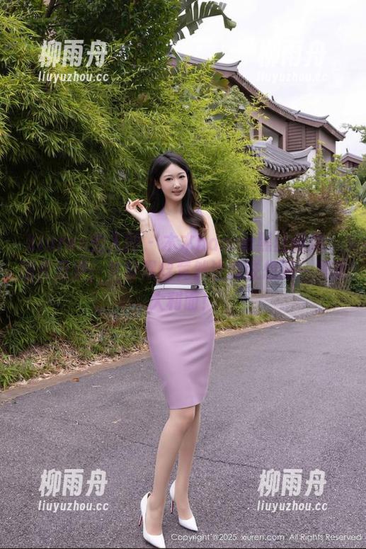 Xiuren秀人网 - 木木hanna黑丝巡游：图库万岁，各种黑丝竟然让我联想到一根意大利面！