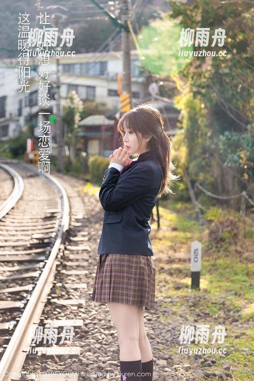 YouMi尤蜜荟 - 看看莉莉的特别版：娜娜子yy与她的灰丝高清展现！
