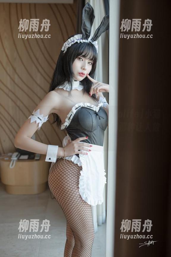 Yuna(윤아)的[SAINTPhotolife]小猫系列，图片不止是画面，还有那种让人放松的气息。