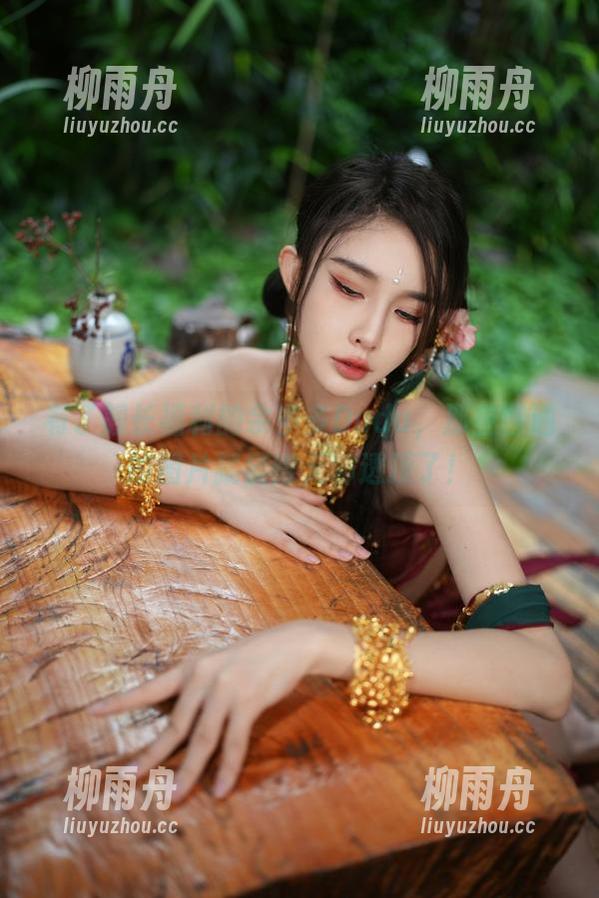 有了舰长福利的余多多Dudu，那些普通的图片就显得无聊透顶了！
