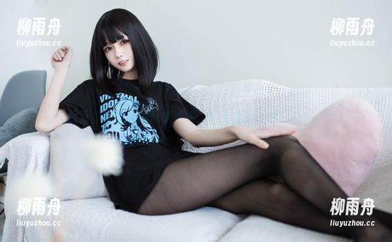 一起观看你的负卿的居家私服，顺便发掘图包里的小秘密。
