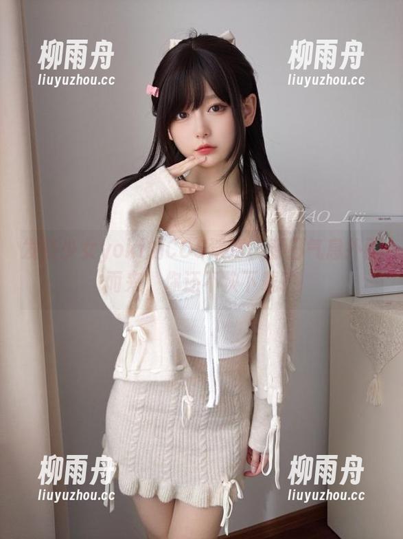 发条少女yoki的COS驾到，春日气息扑面而来，你还不快下载？