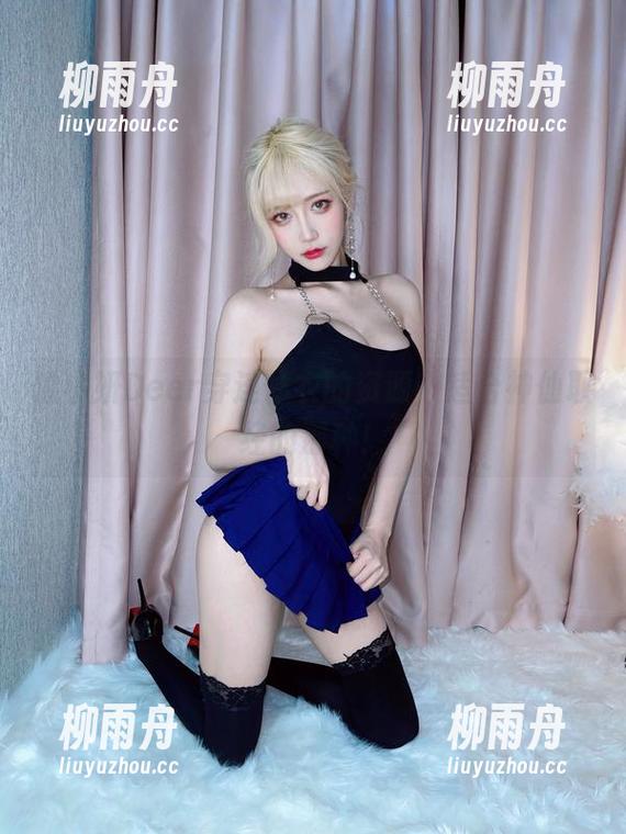 啾小妍Deer穿连体衣的资源，适合神仙取经的那种！