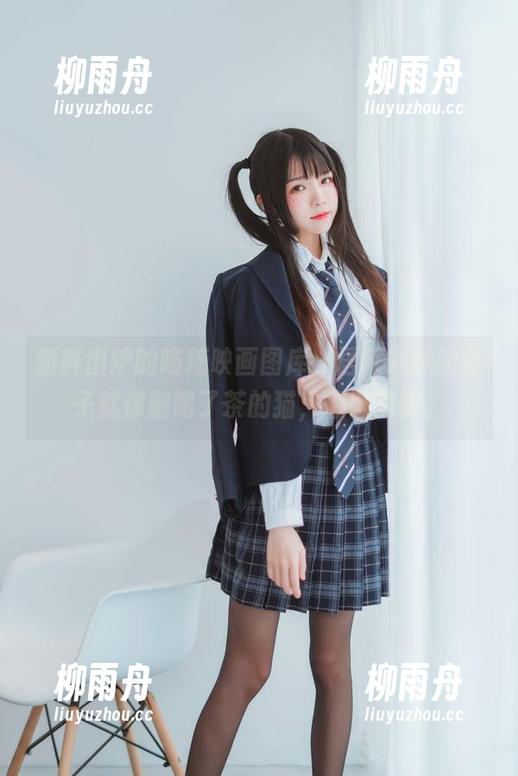 新鲜出炉的喵糖映画图库，居家妹妹的样子就像刚喝了茶的猫，懒懒散散。