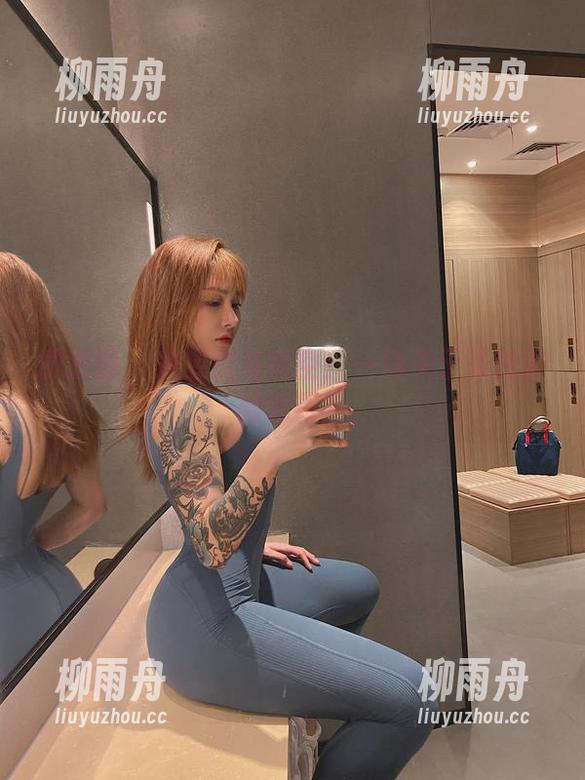 微密圈 - 宋昱欣与镂空：一场关于美图的随意冒险