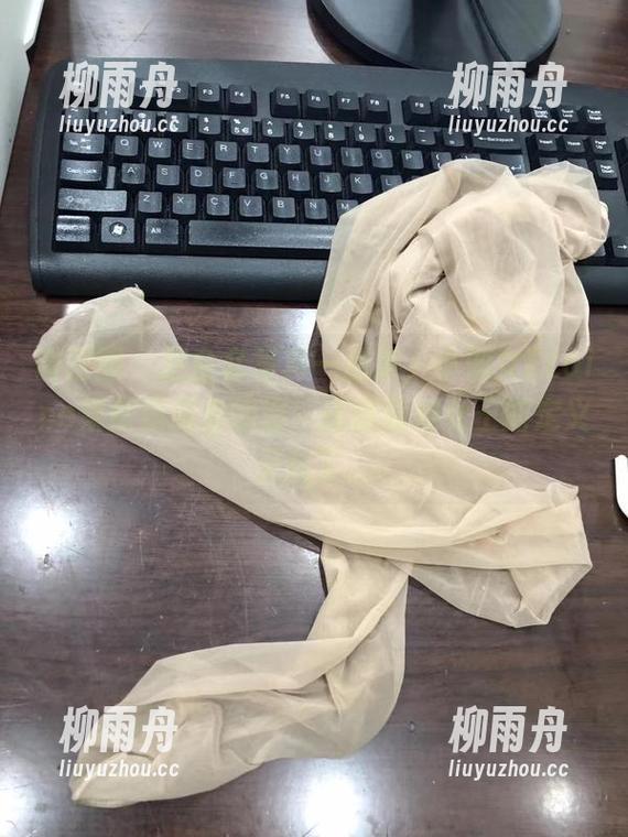 微密圈 - 这全套写真一出来，小仙女ELaine果然是剑走偏锋，搞得我对女王的定义又乱了。