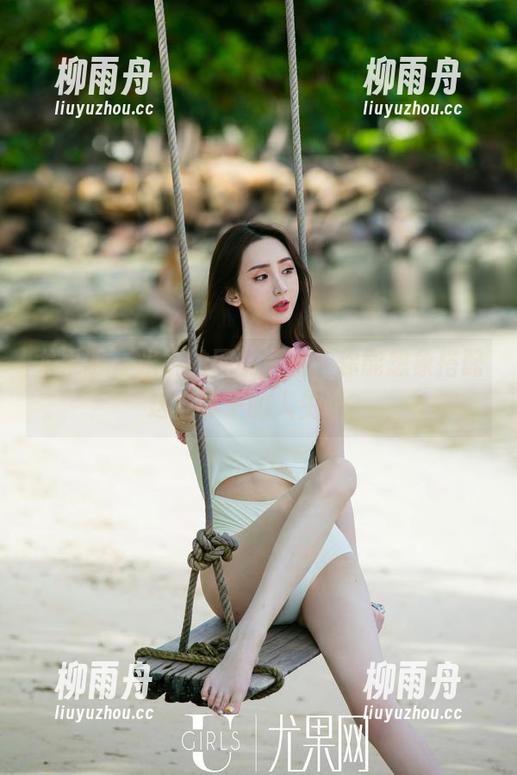 尤果网 - 米妮的网袜原图，你能想象搭配这些袜子的人生吗？