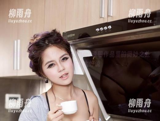 尤物馆 - 陆萱萱Cecilia分享：透明作品里的微妙之处，有点不太好说