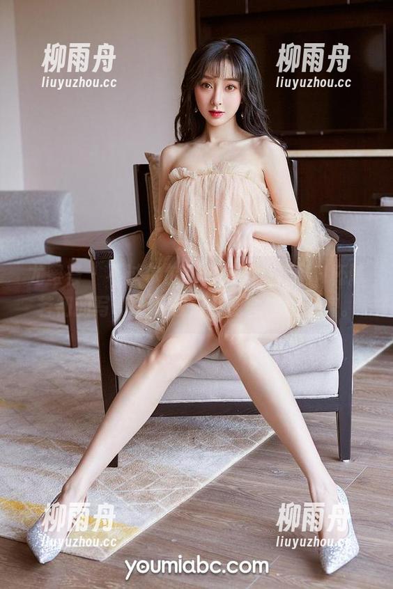 尤蜜荟 - 不过尔尔的白衬衫，但看H杯陈若初的写真，下载后可能会慢慢上瘾。