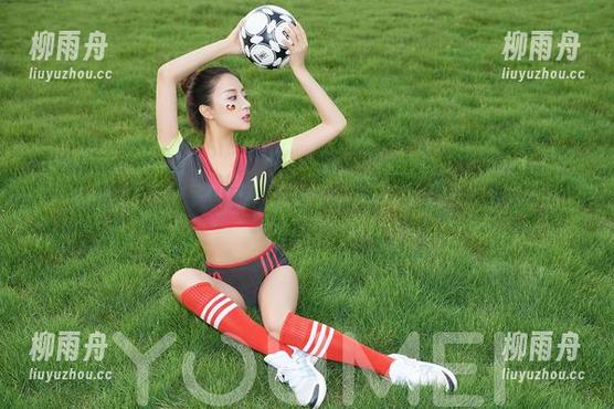 尤蜜荟 - 图库里的短裤：合法萝莉说，天热就该这样穿！