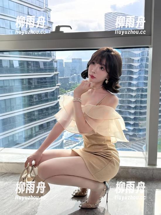 微密圈 - 上课啦，徐莉芝Booty图集，意外的让人想起学生时代的尴尬