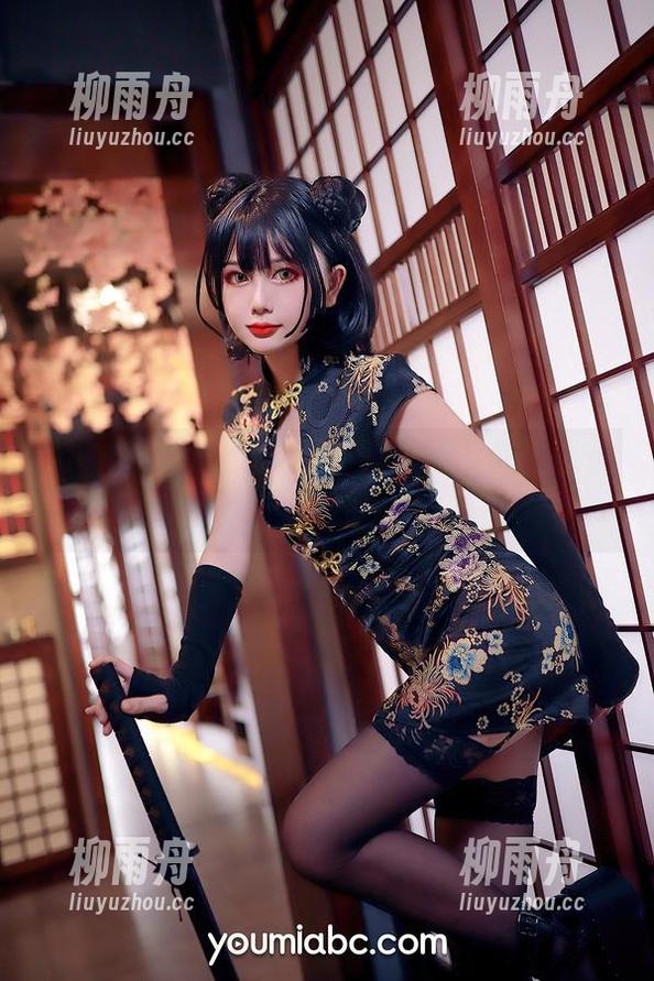 您的蛋蛋草莓蛋糕，不只是甜，还有免费的套图在等！