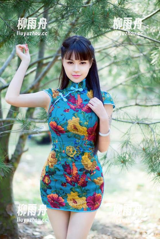 推女郎 - 最新的赵纹清“死库水”来啦，原图不负期待，配上泳圈我可能会回忆起高中的糗事！