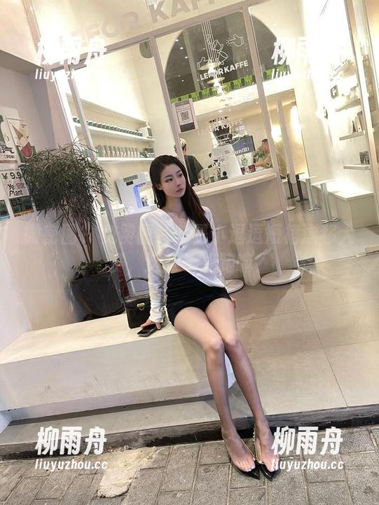 微密圈 - 免费图片：是小逗逗短裙漂移大赛，这裙子能跑嘛？