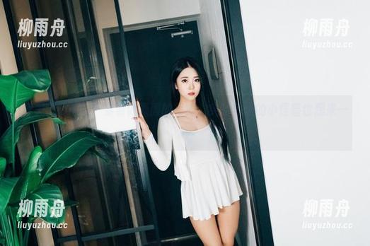 普美(bomi)：穿着体操服的写真，实验室里的小怪兽也想来一套