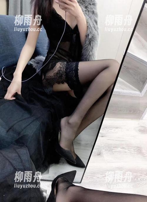 微密圈 - 高清日常，林子琳喵在线，女仆状态百般迷人，我在寻找我的钥匙你有看到吗？