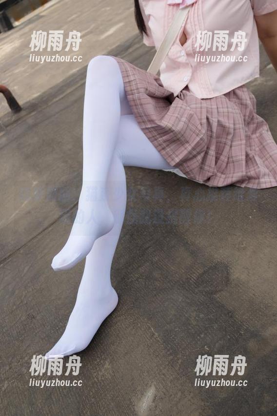 森萝财团：猫系少女写真，真心推荐给爱猫的人，别怪我没提醒你！