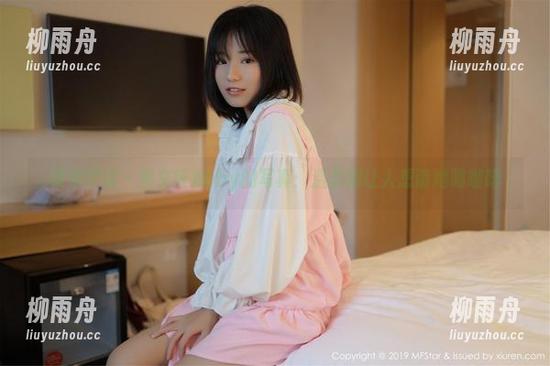 模范学院 - 蔡文钰Abby的写真：温柔得让人想请她喝咖啡