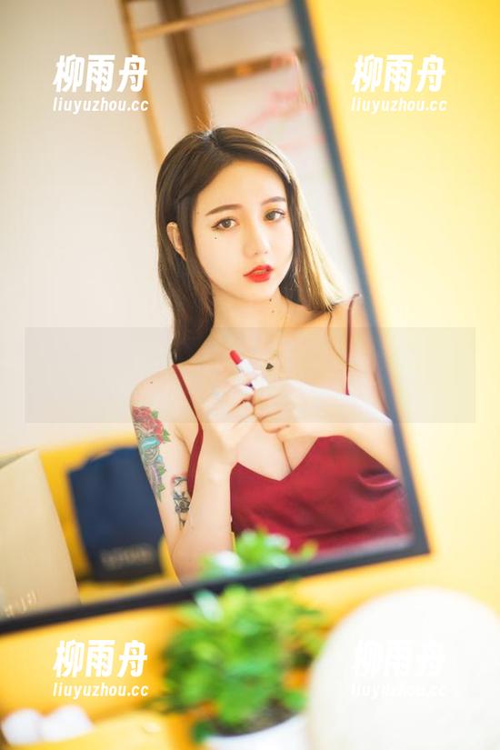美图在线，洛丽塔大哥携手兔女郎，来场意外邂逅