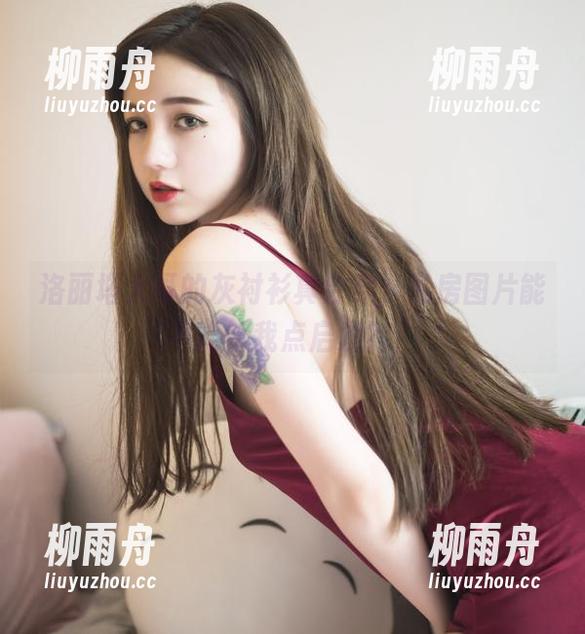 洛丽塔大哥的灰衬衫真会穿，私房图片能不能给我点启发？！