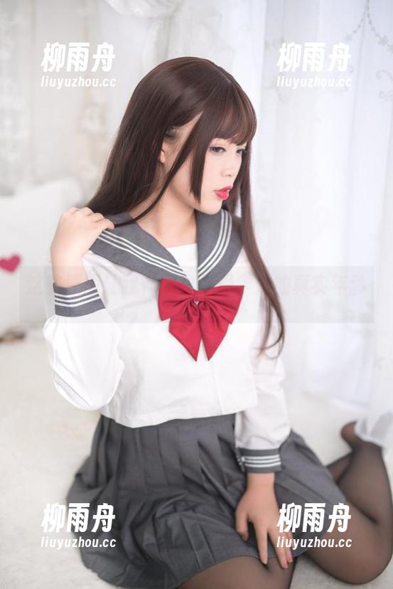 这些原图让我怀疑白烨烨学妹的真实年龄。