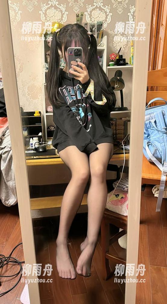别浪费时间了，神沢永莉的礼服免费图册一打开就停不下来