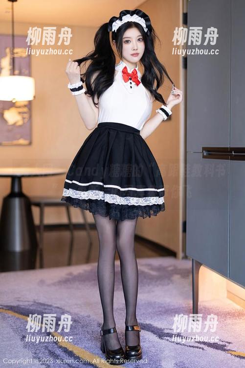 秀人网 - Candy糖糖的“高跟鞋教科书”，更新后的写真集带你飞