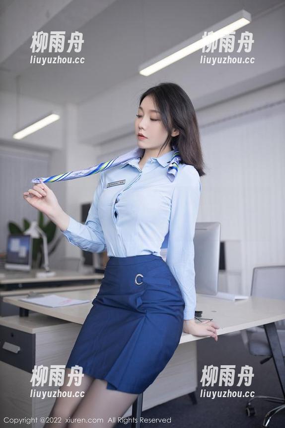 秀人网 - mini米妮的透明之路更新，看她如何在隐隐约约中驻足。