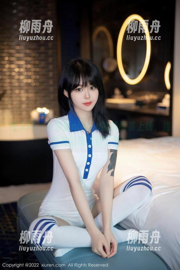 秀人网 - 小薯条nienie的新图集上线，姐姐的韵味等你下载！