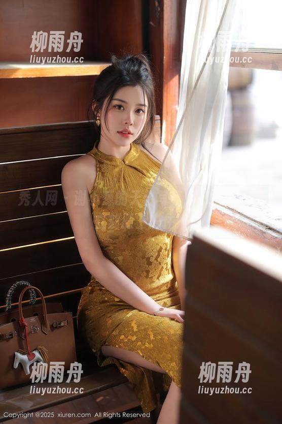 秀人网 - 谢小葱的天台写真，高清到我想立刻搬上去住！