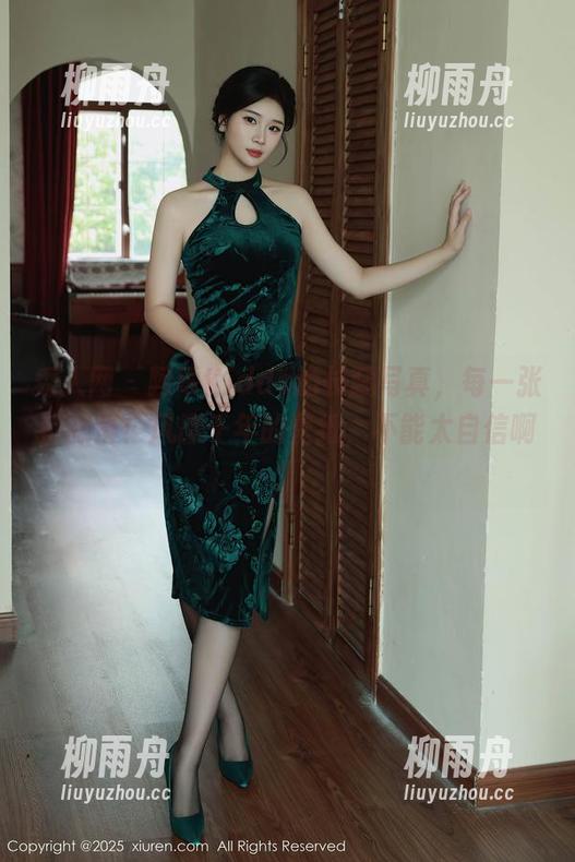 秀人网 - 阿乖Kiddo的长腿写真，每一张都舔屏！风靡千年的壁纸，不能太自信啊！