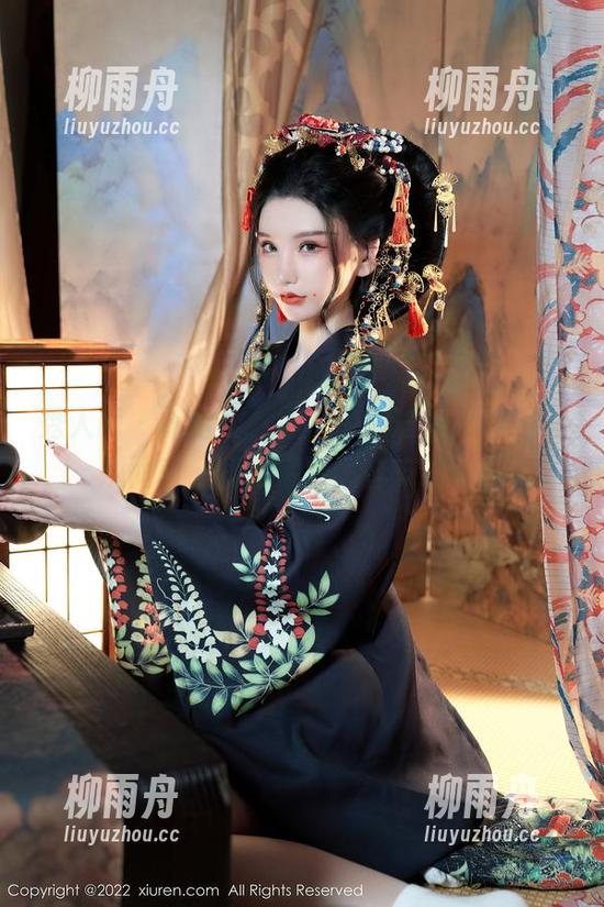 秀人网 - 陈怡曼，图包中的瑜伽女神，客观而言，我到底要怎样支持她？