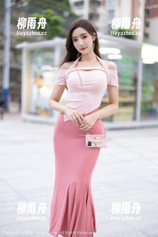 秀人网 - 陈梵妮Fanny女王的幕后花絮：原图真相熠熠生辉，震撼你的灵魂！