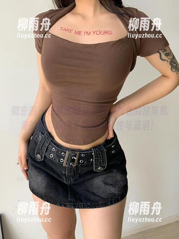 微密圈 - 在这定制皮衣里，粉色的猪陈佩奇的写真演绎了完美的随性与潇洒！