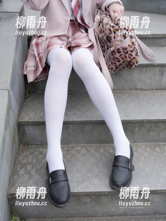紧急企划 - 不懂怎么描述小婕的女友，正如这高清照片让人想多看几眼。