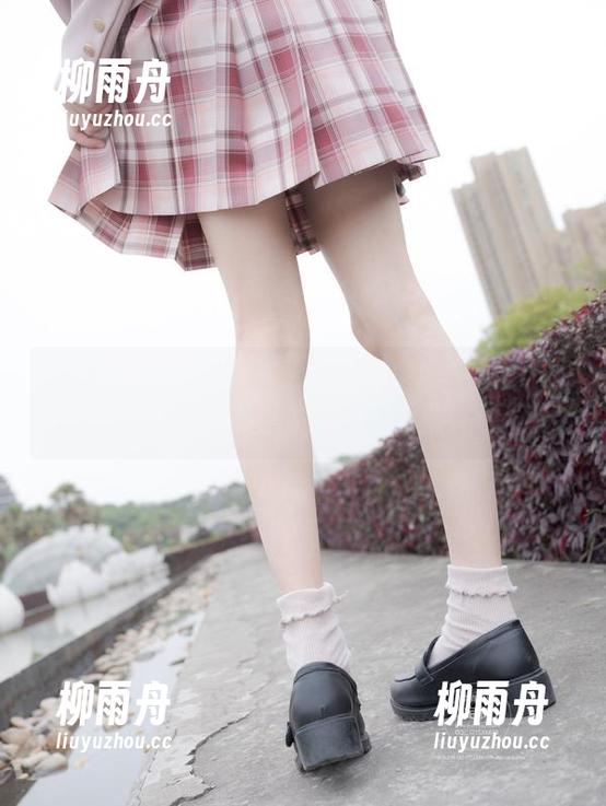 这又是紧急企划的白丝资源？看过原图就不想停下来了！