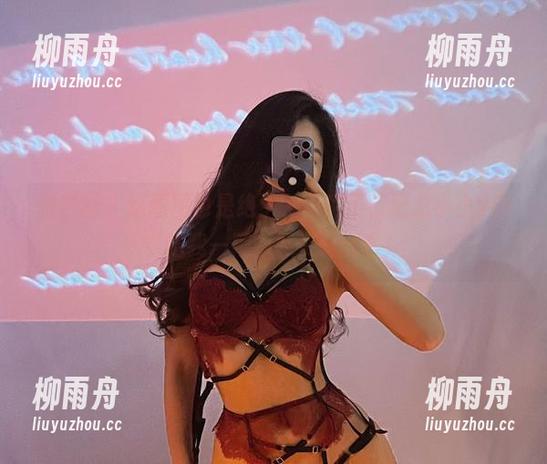 微密圈 - 这原图也是绝了，不说了，纪念小小v的“吃我一鞭”，资源分享！
