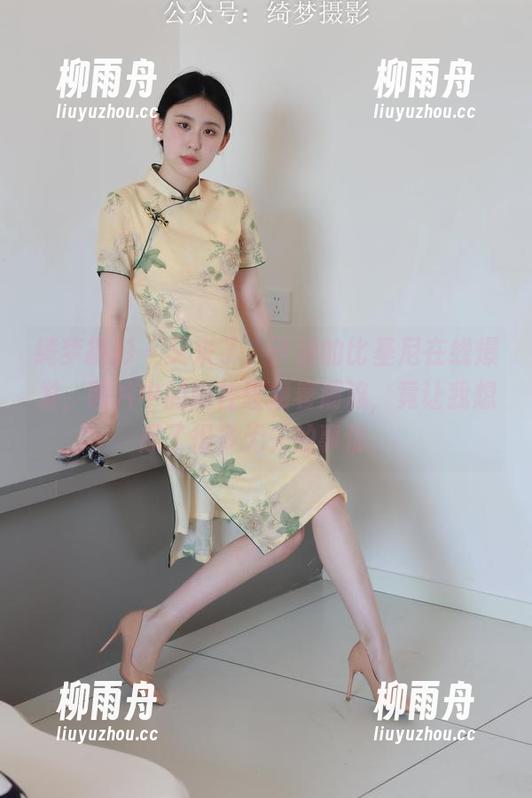 绮梦摄影 - 又来了，子涵的比基尼在线爆发，图片中的随性碰撞着潮流，竟让我想起了很多无关的事情。